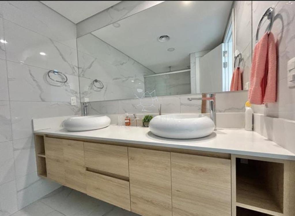 Apartamento en la mansa, frente al mar.