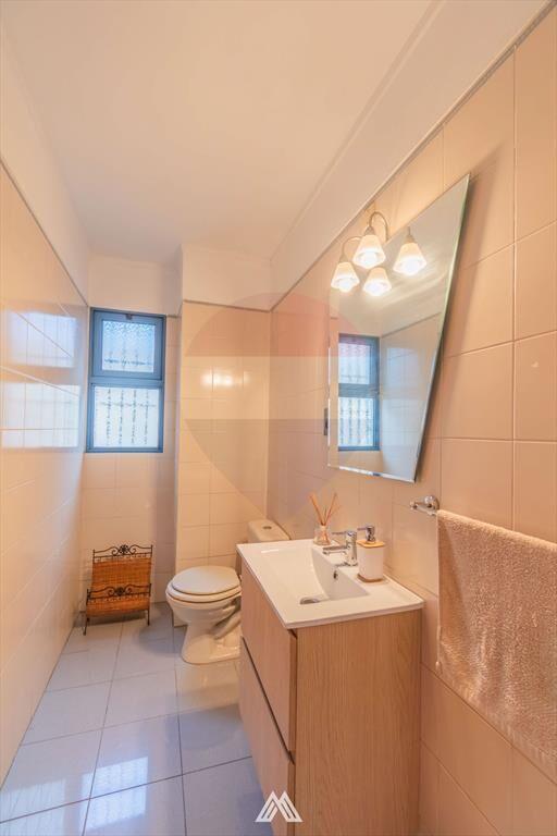 Venta de gran residencia de 4 dormitorios en Pando
