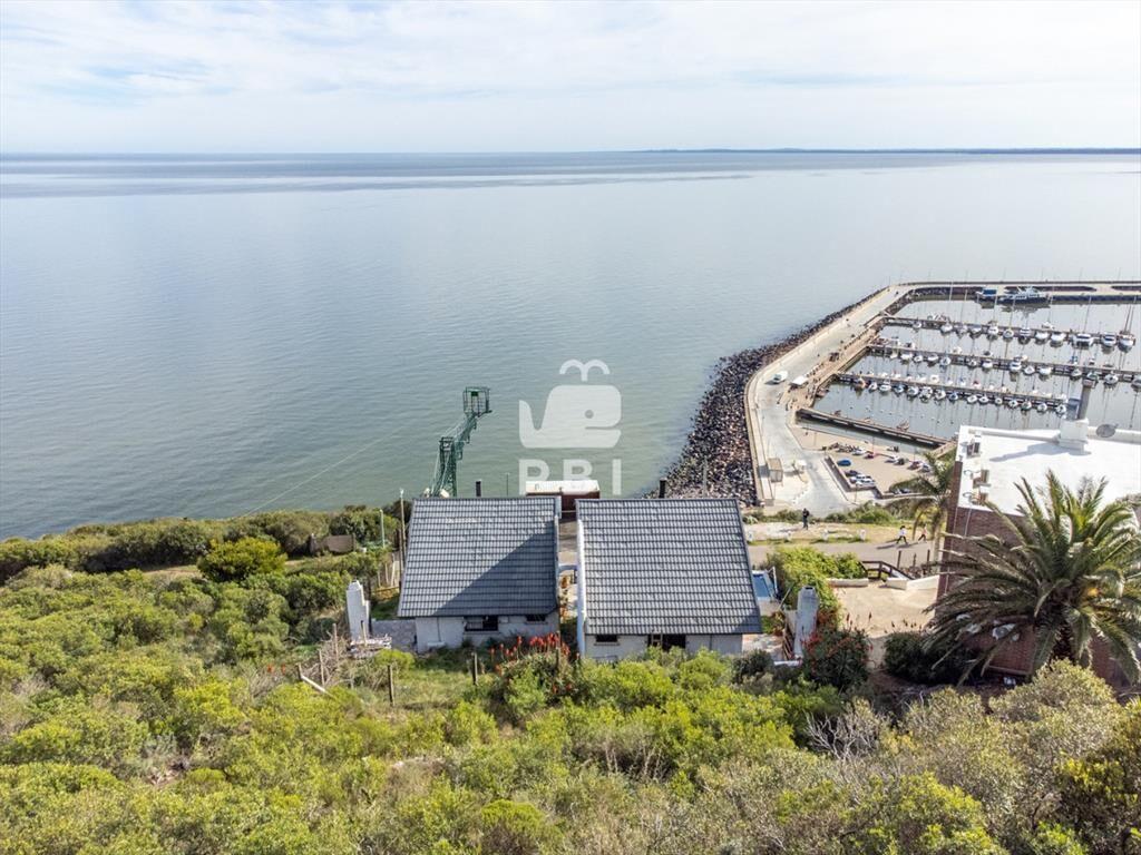 2 casas de 2 dormitorios con vista en Cerro San -