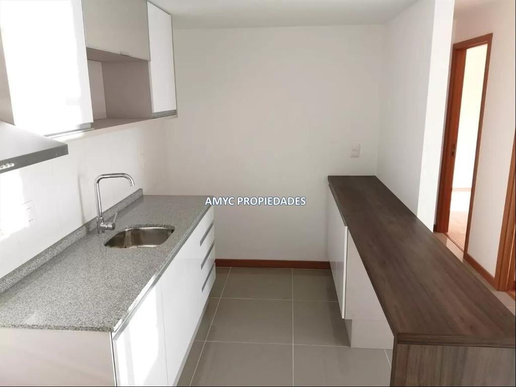 OPORTUNIDAD UNICA APARTAMENTO DE 1 DORMITORIO Y 4 COCHERAS