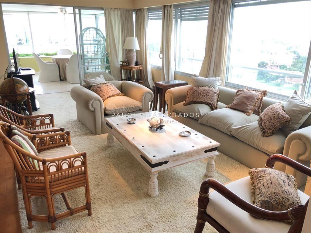 Apartamento en venta de 3 dormitorios en Edificio Tiburón,