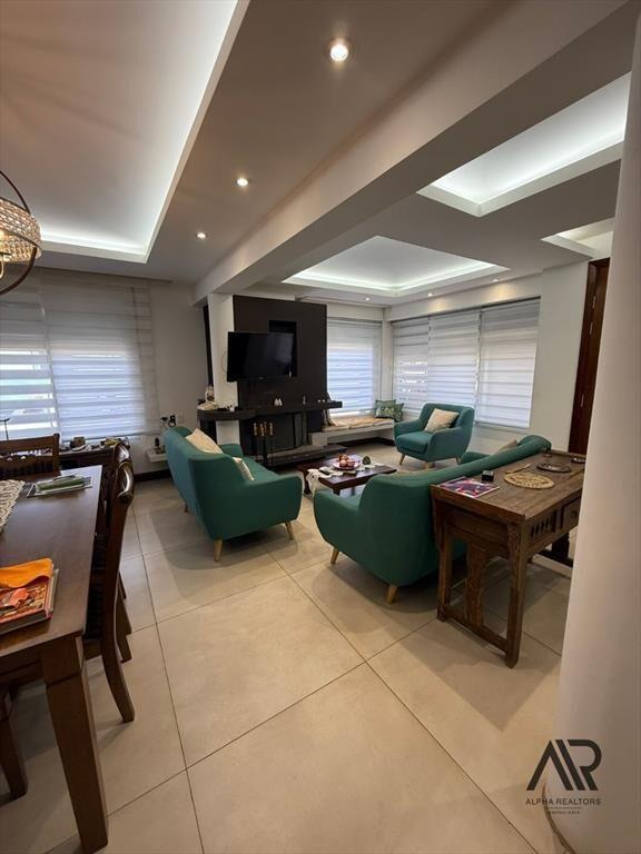 Casa en venta c/ cochera en Artigas