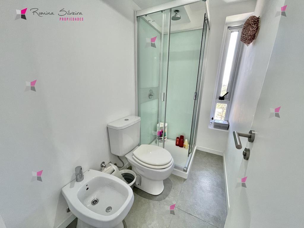 VENTA DE APARTAMENTO DE 1 DORMITORIO EN PISO ALTO
