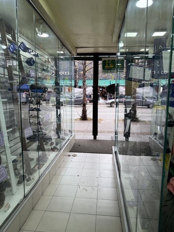 Alquiler local comercial · 150 m² · 8 de Octubre y Comercio