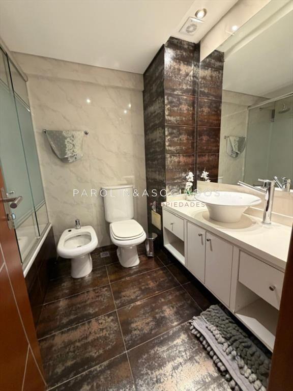Departamento esquinero en Miami Boulevard de 3 en