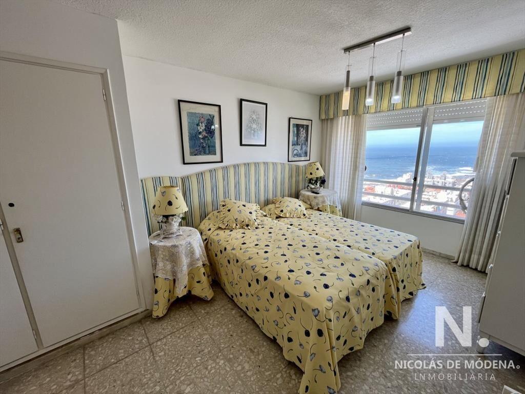 Venta Departamento - 3 dormitorios 2 baños - Peninsula