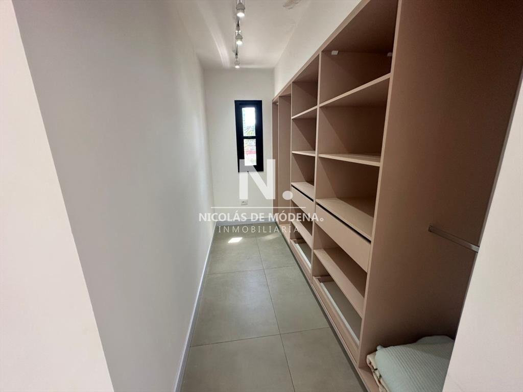 Casa en alquiler de 3 dormitorios en punta del este