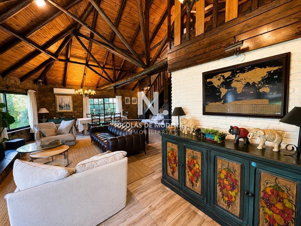 CASA EN VENTA EN PINARES