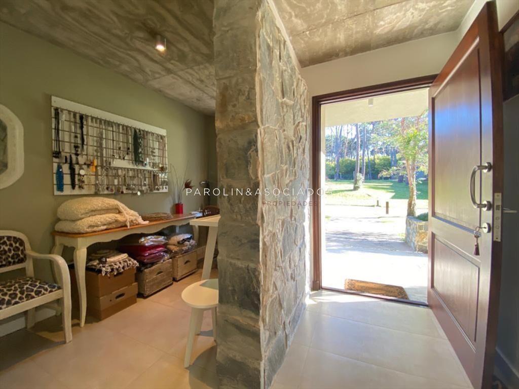 Casa en venta en barrio privado en Rincón del
