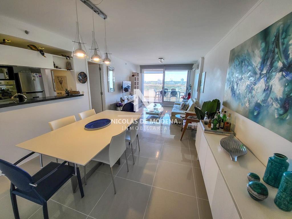 Apartamento de 3 dormitorios en venta Punta del
