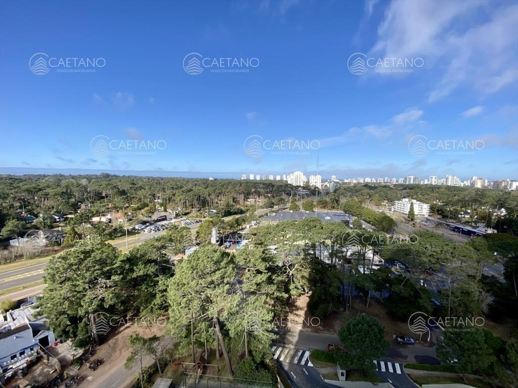 Venta apartamento 3 dormitorios más dependencia