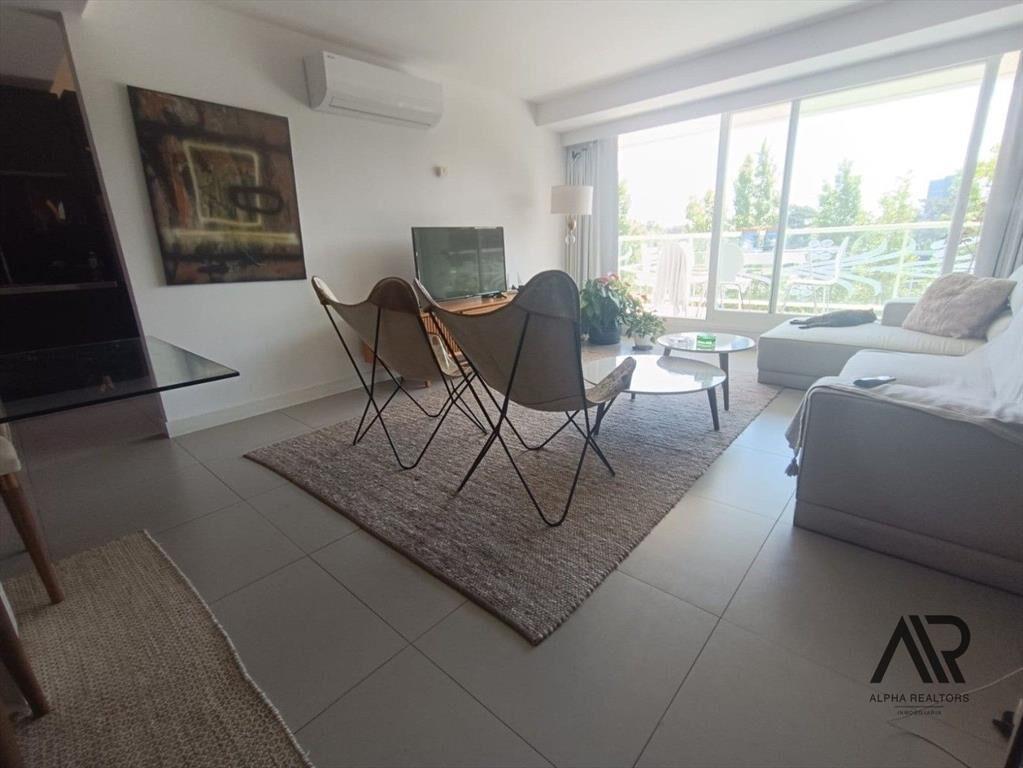 Apartamento De Tres Dormitorios Mas Dependencia En Venta...