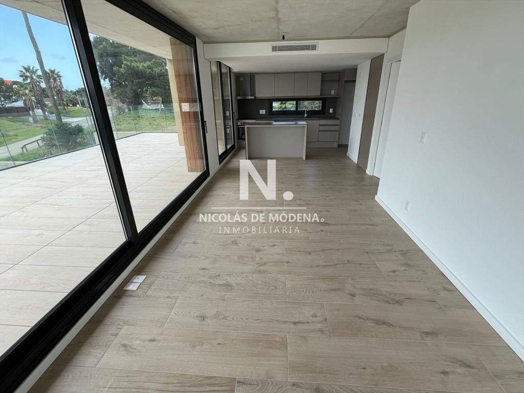 Departamento de 2 dormitorios con 2 baños en