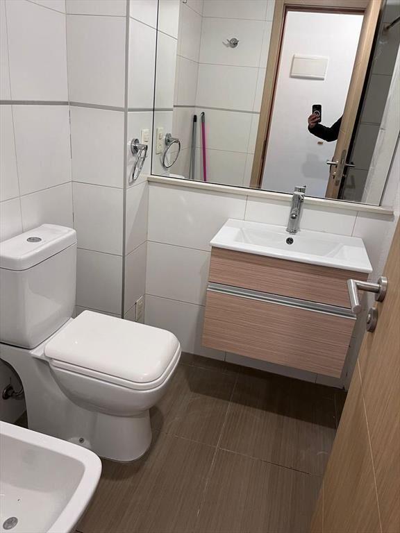 Alquilo apartamento, edificio con  Gym, barbacoa, sala lect