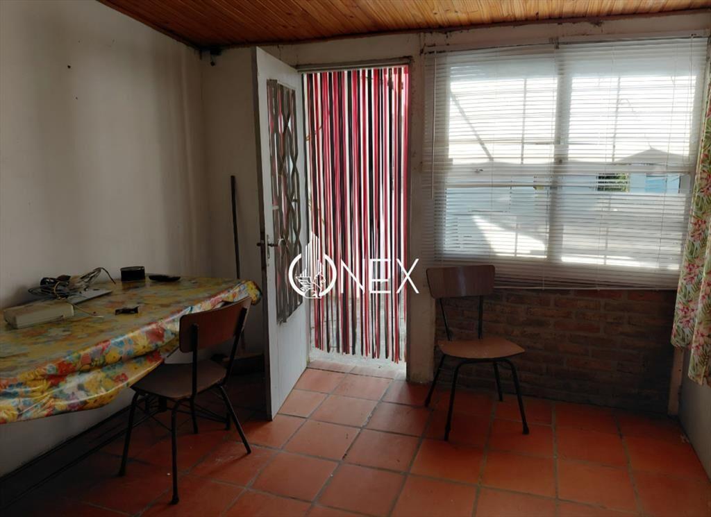 Venta de Casa Esquina con Galpón y Local en a 5
