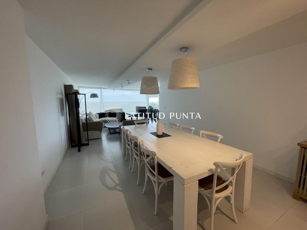 Apartamento frente al mar, 3 dormitorios más dependencia