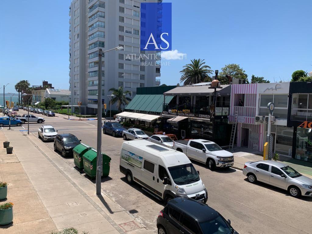 Apartamento 2 dormitorios 2 baños garage terraza