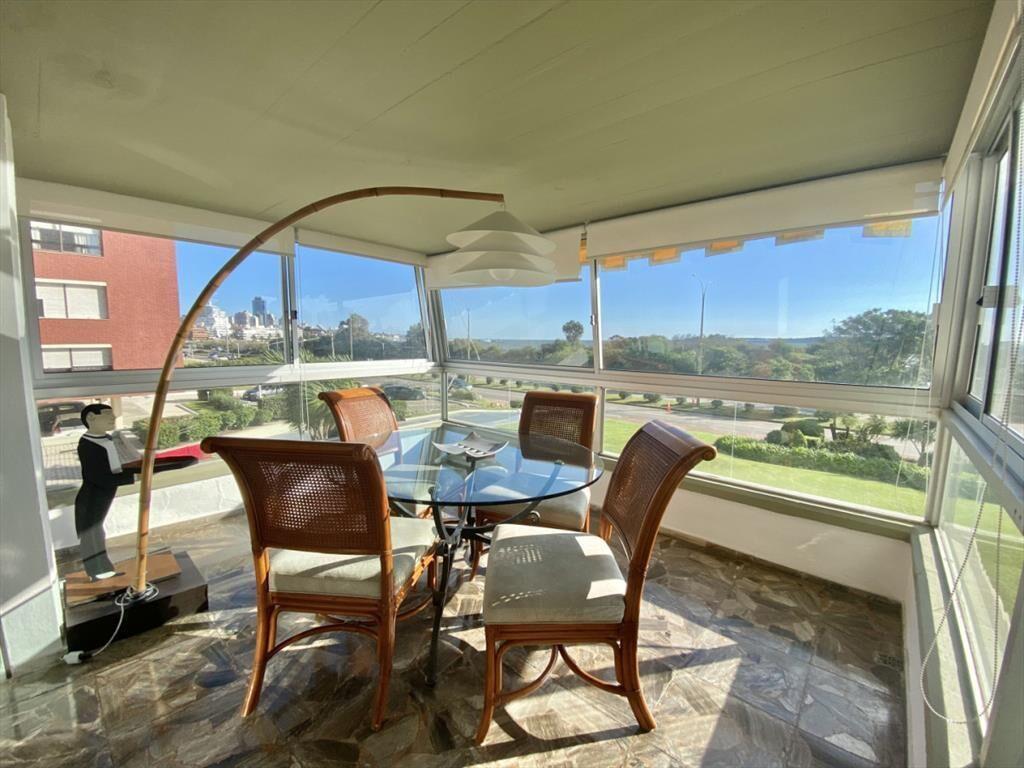 VENTA APARTAMENTO 4 DORMITORIOS, MALECON IV- PUNTA DEL ESTE