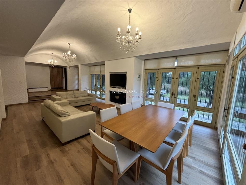 Casa en Venta de 4 Dormitorios en Golf, Punta del