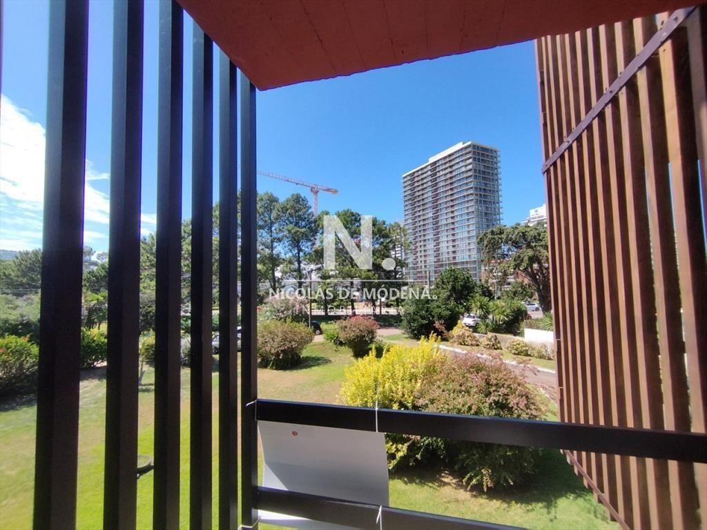 Departamento de dos dormitorios en venta en Punta del Este