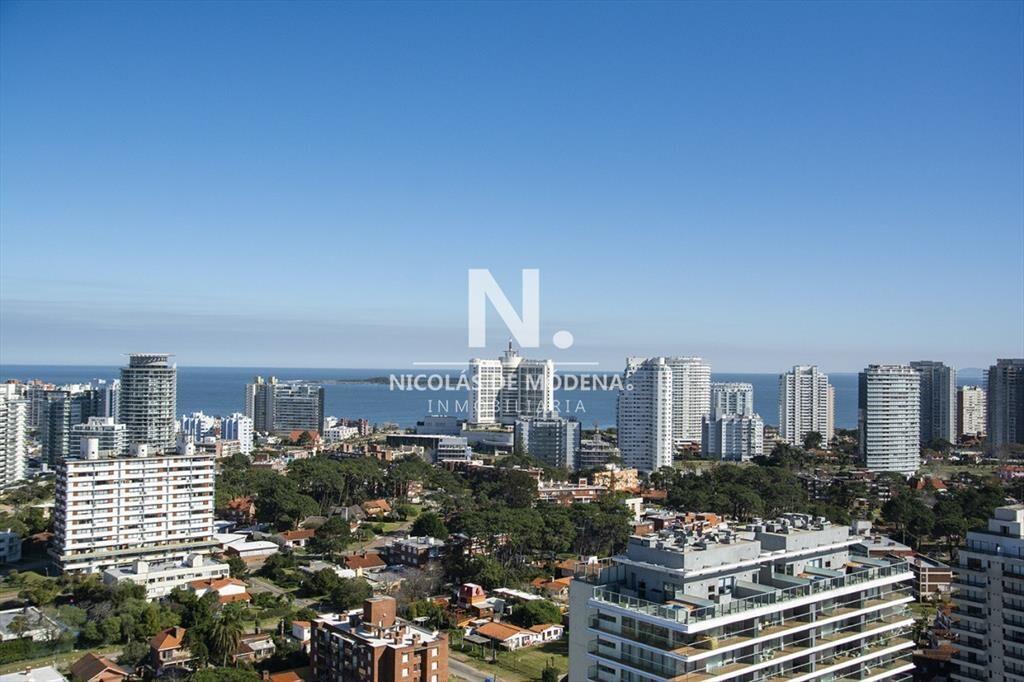 Vende apartamento en Piso Alto, Torre Icon, Aidy