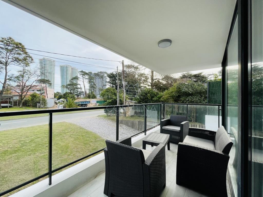 Venta de apartamento de 3 dormitorios en Punta