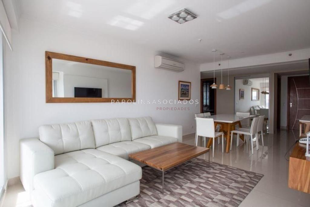 Apartamento en venta de 3 dormitorios en Miami