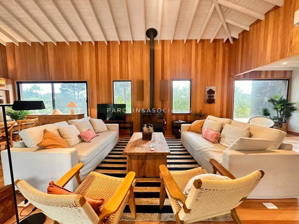 Casa en Venta de 4 Dormitorios en Laguna