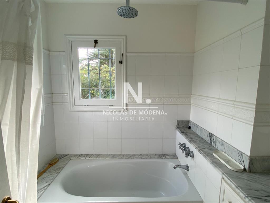En venta casa de 2 plantas con 3 dormitorios en y