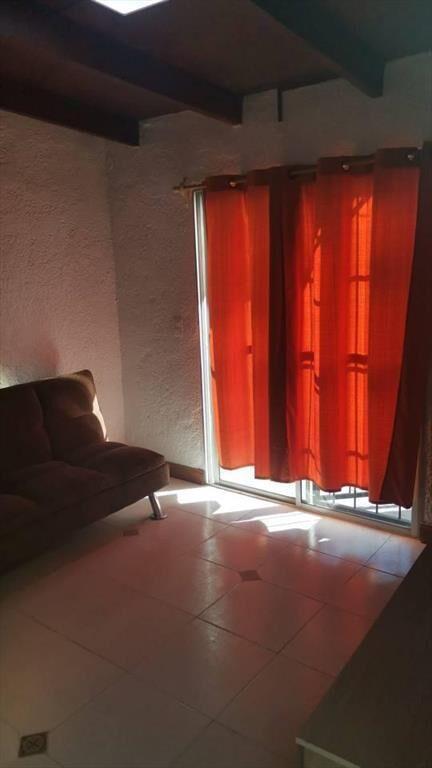 Alquiler Casa 1 dormitorio con patio y parrillero, en excel