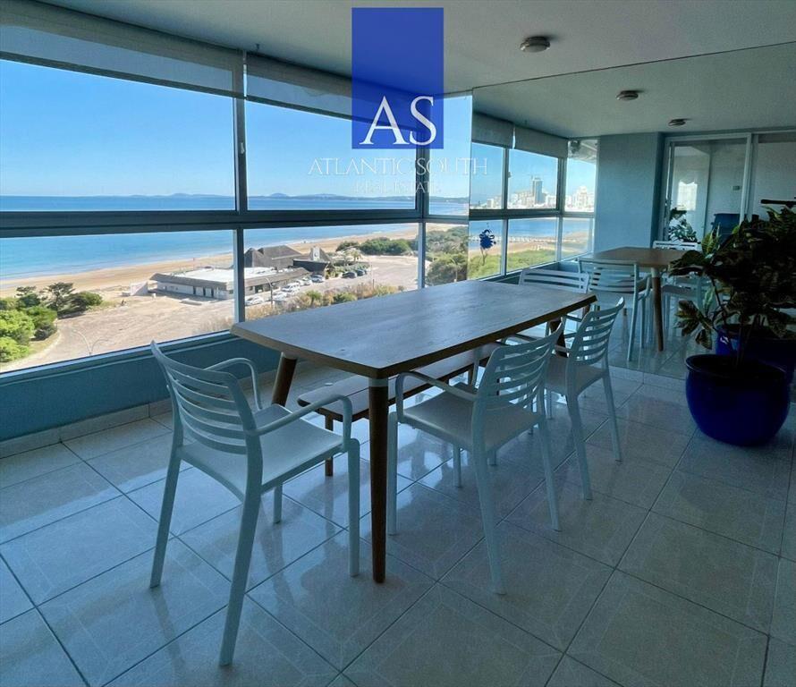 Apartamento de 4 dormitorios con parrillero en