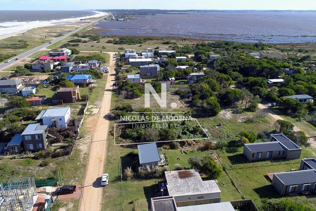 En Venta, Terreno en La Juanita de 450m2 a metros