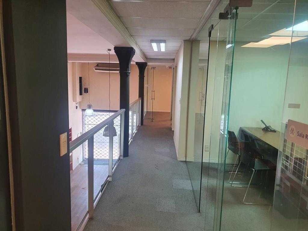 Av Uruguay casi Libertador, padrón único , 1319 m2, excelen
