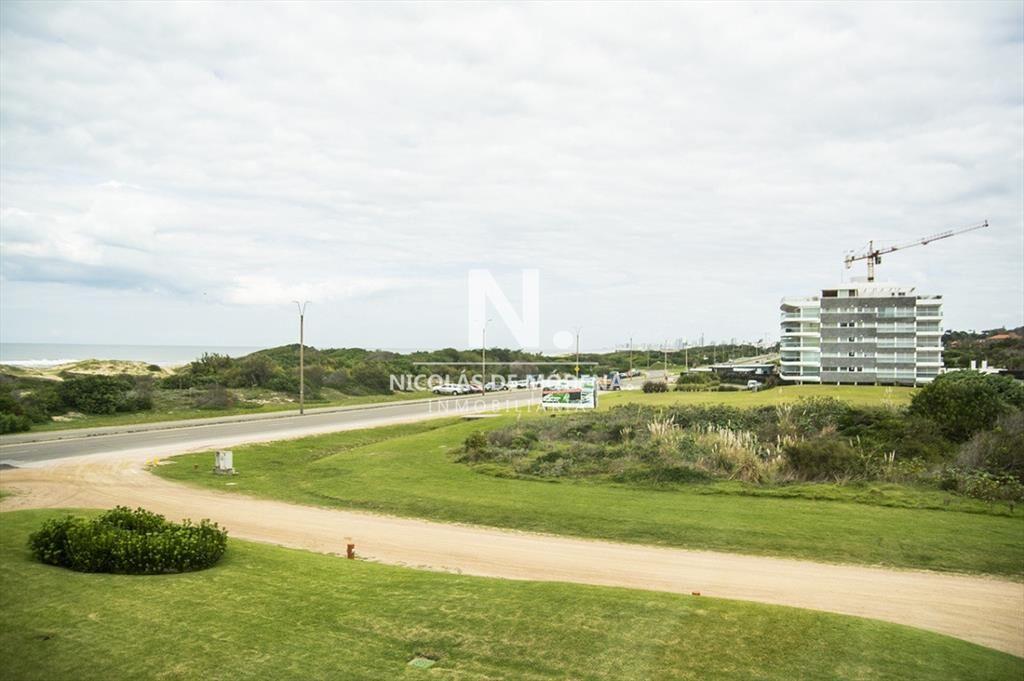 Apartamento de 4 dormitorios en Brava - Punta del