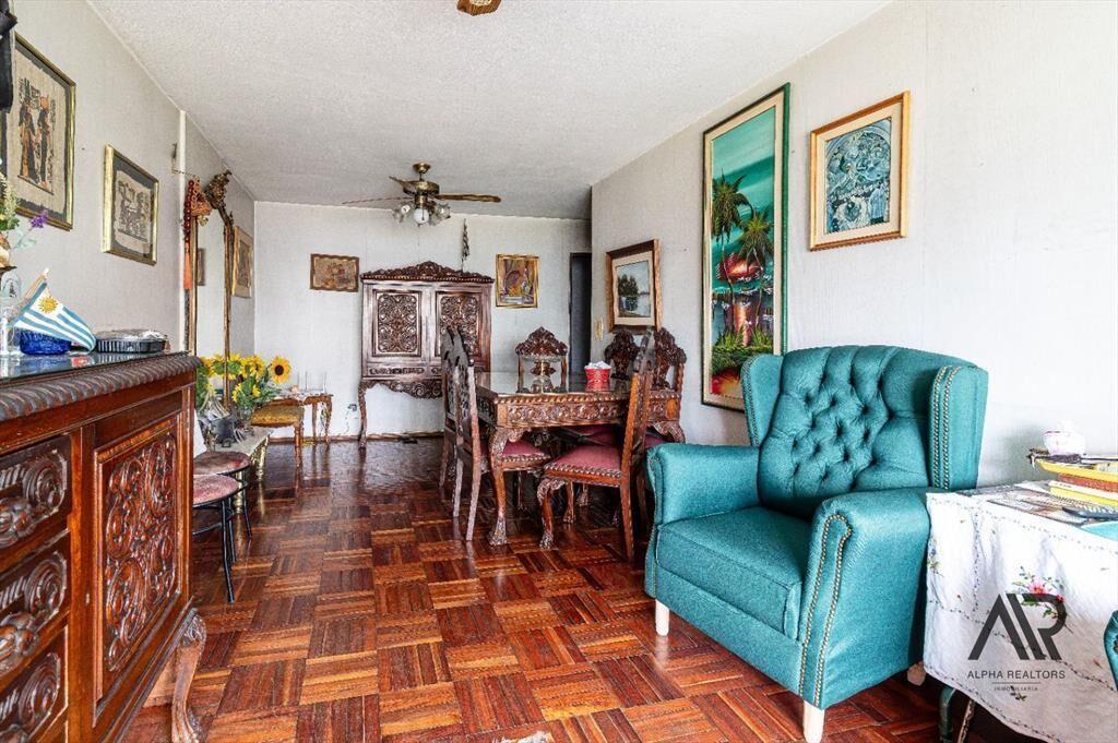Apartamento en venta c/ cochera en Parque Batlle