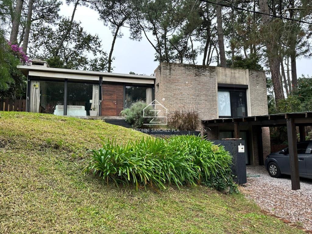 Vende casa muy linda en Pinares , Punta del Este