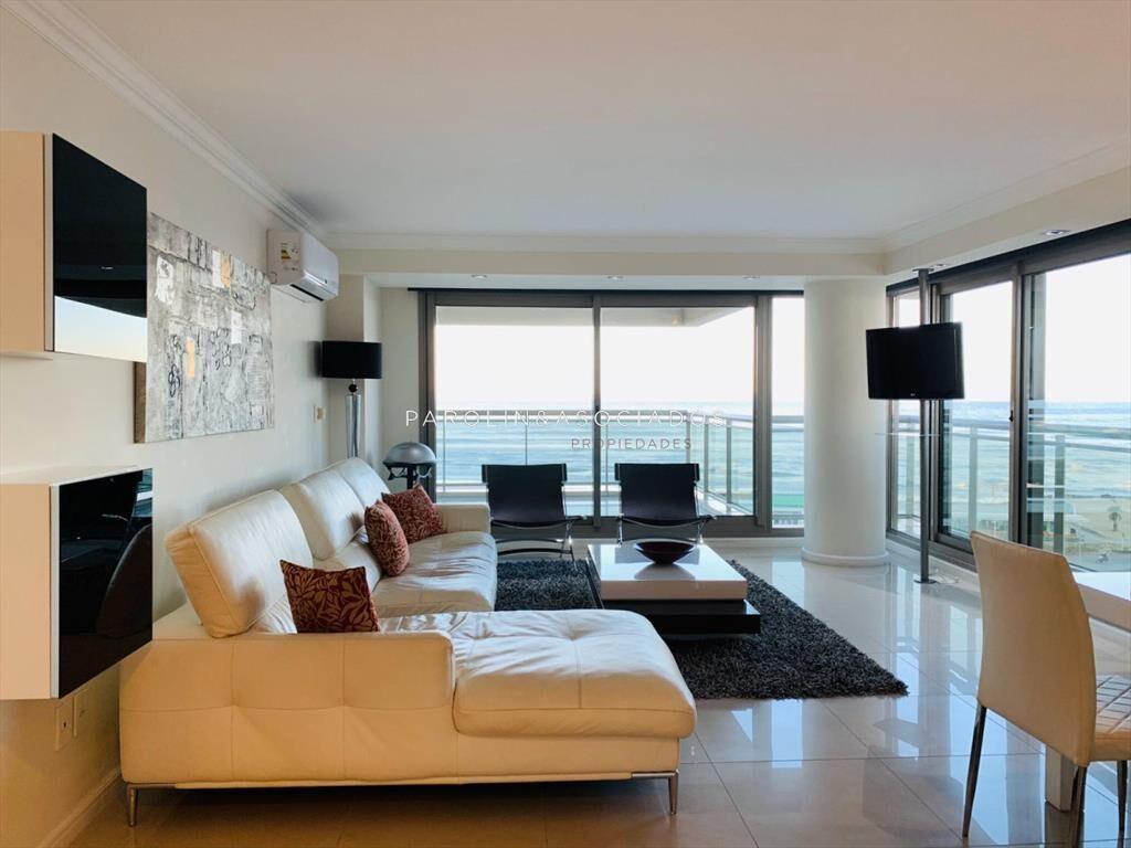Apartamento de 4 dormitorios en venta en torre