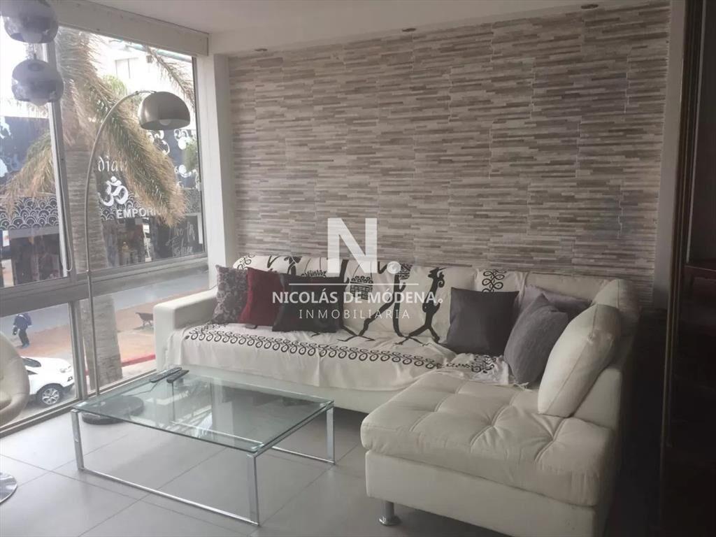 Vende apartamento de 3 dormitorios en Peninsula,