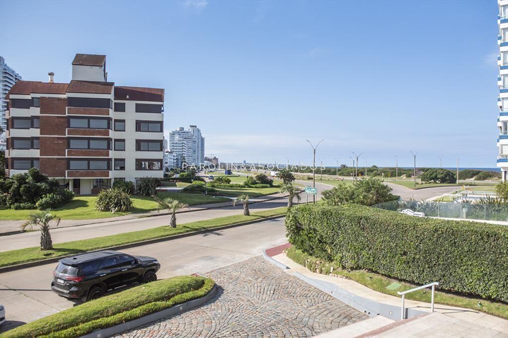 Vende departamento de 3 dormitorios en Ocean del
