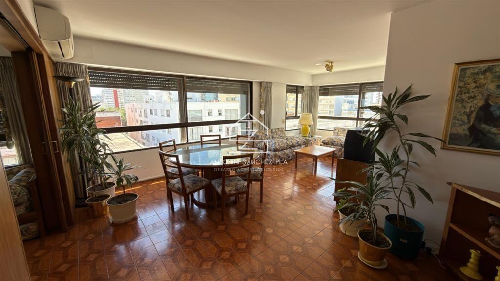 Venta Apartamento 2 Dormitorios y Dependencia del