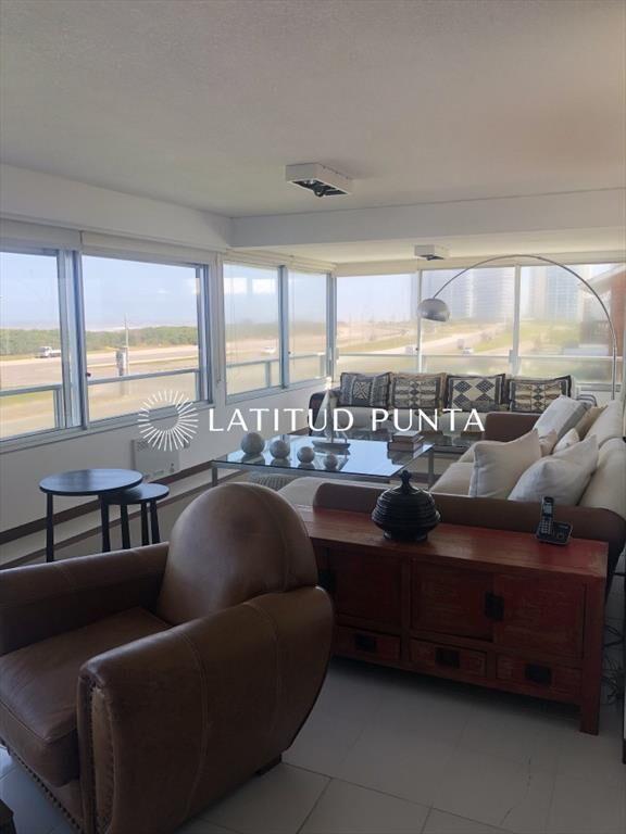 Apartamento frente al Océano, 3 dormitorios más