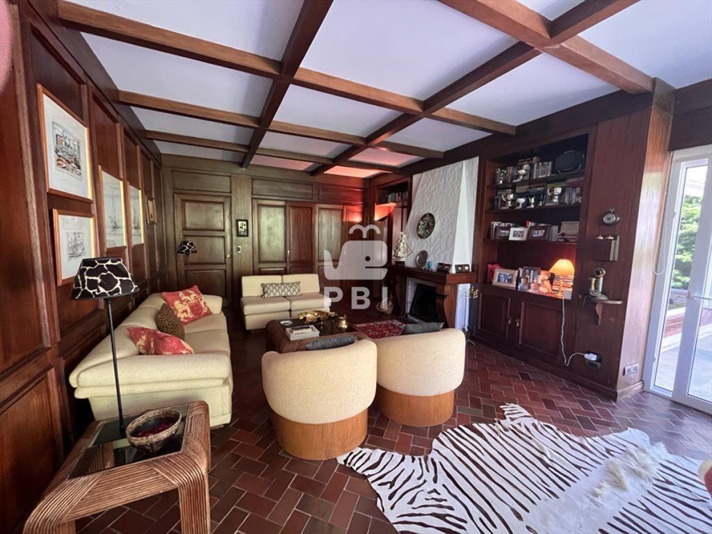 Magnifica propiedad  6 SUITES Playa Brava  - Ref : PBI1263
