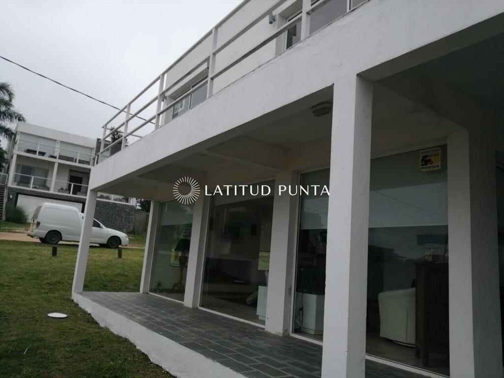 Casa en Balneario Buenos Aires, 3 dormitorios *