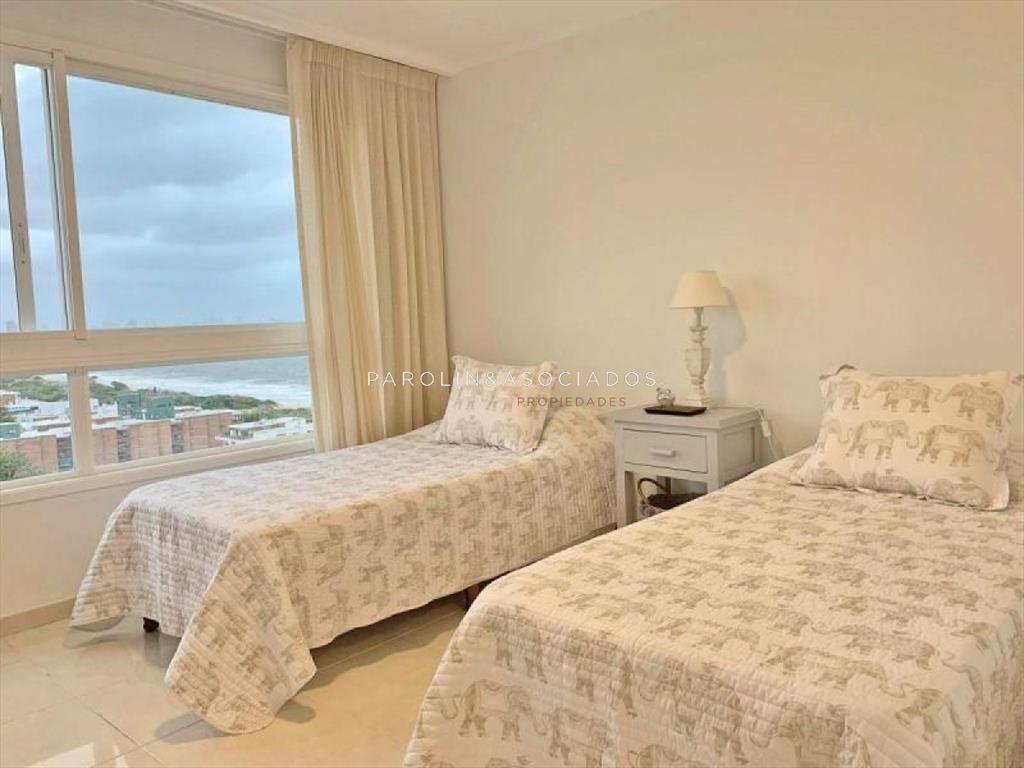 Apartamento en venta de 3 dormitorios en Le Punta