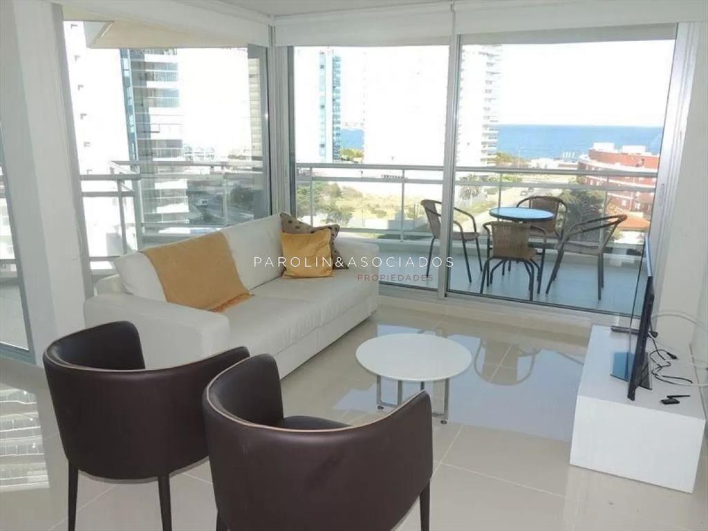 Apartamento en venta en Sunrise Tower, Punta Este.