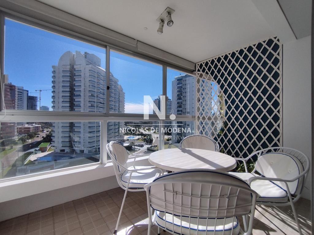 Alquiler y venta de apartamento de dos en Punta