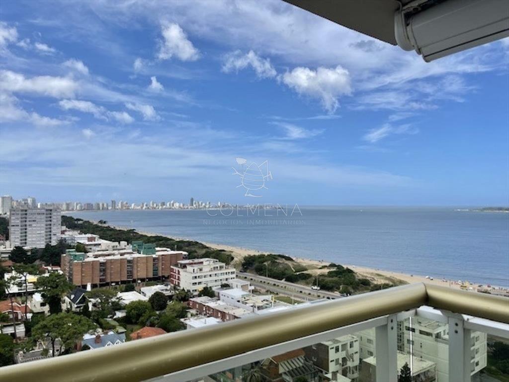 Apartamento en torre de categoría