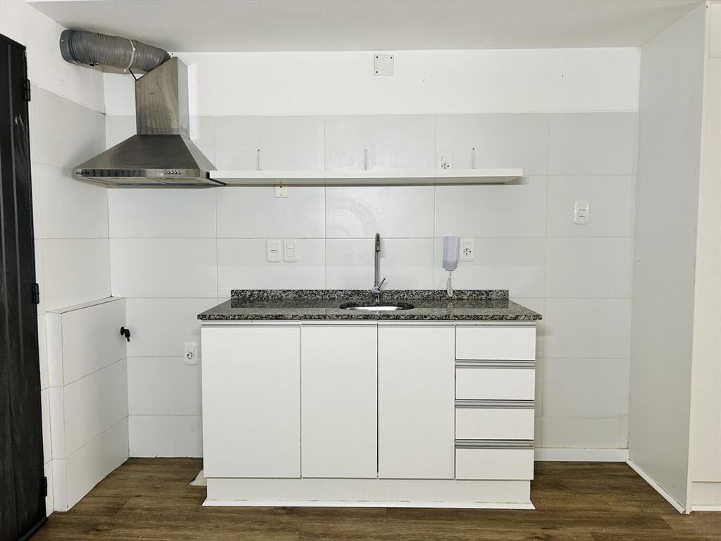 Venta monoambiente con patio con renta en La Comercial