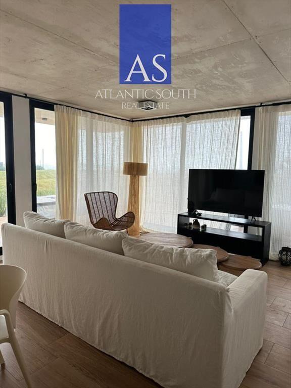 Apartamento 3 dormitorios con parrillero a garage