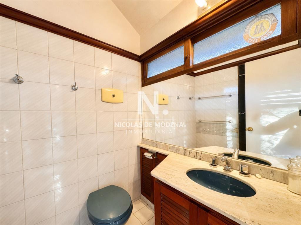 Vende casa de 3 dormitorios mas dep de servicio
